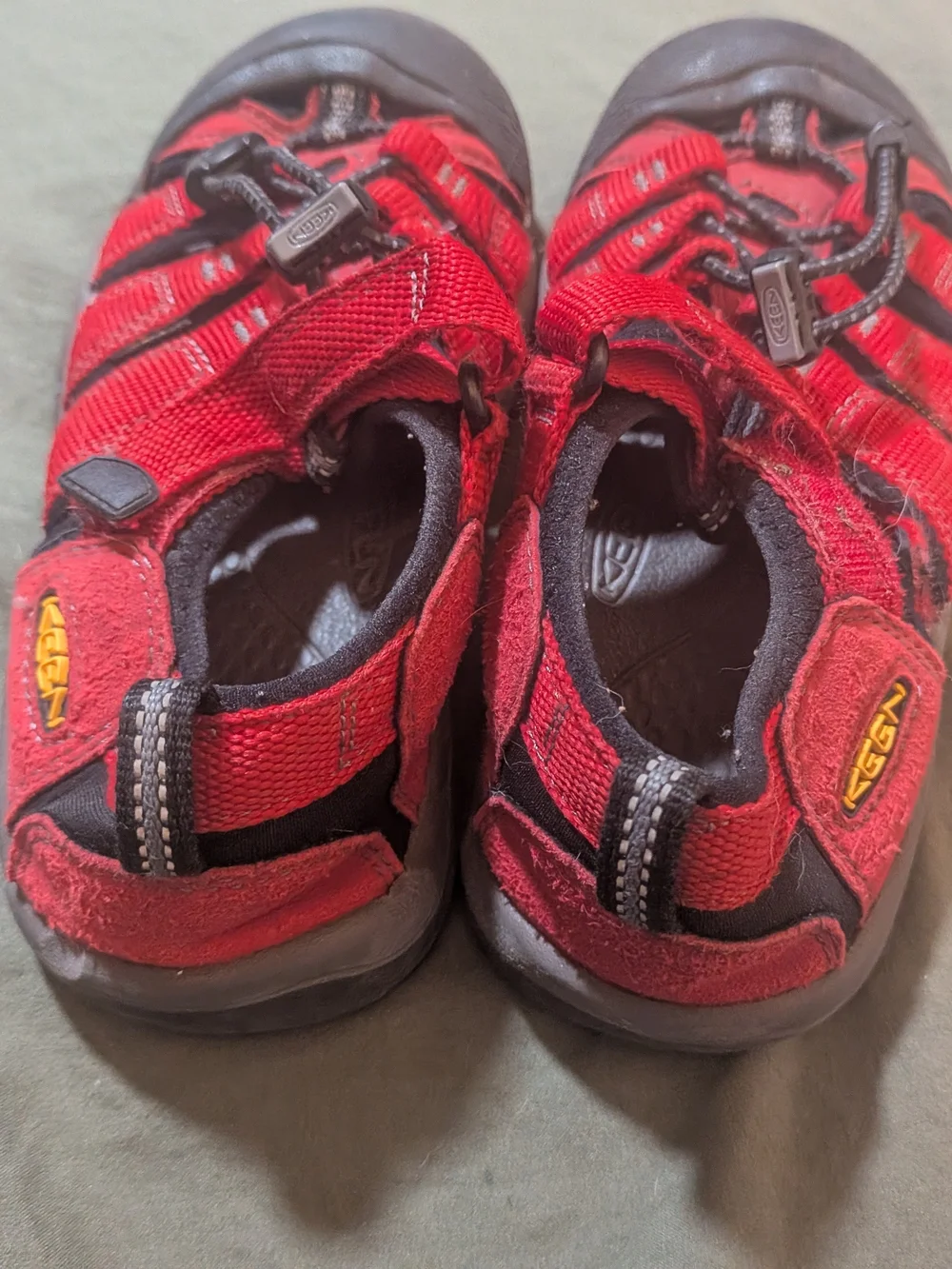 KEEN Sport Sandals Red/Black/Yellow US 2 UK 1 Hook & Loop Adjustable Strap
